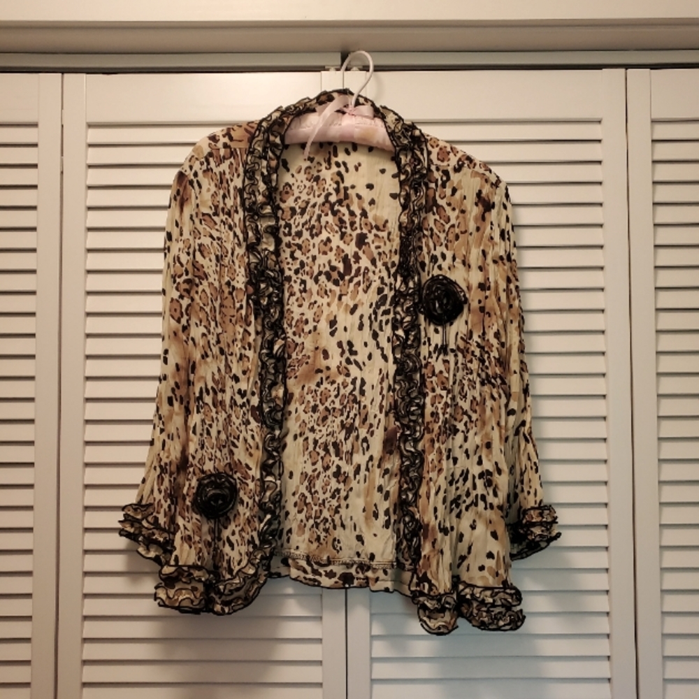 AGORA Cheetah Print Crinkle Blouse, PXL